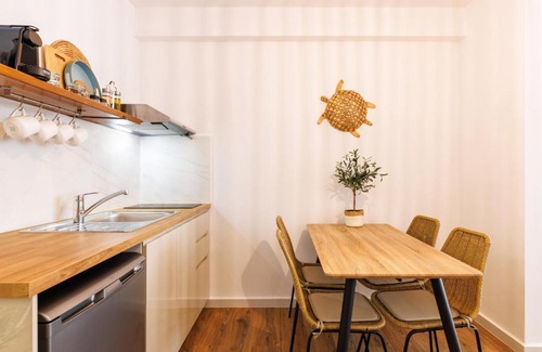 Vardaris Apartment | Boho Central Suites
