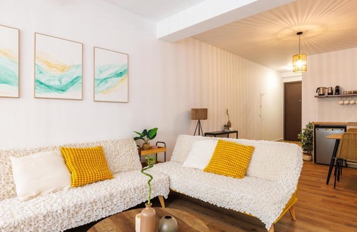 Vardaris Apartment | Boho Central Suites