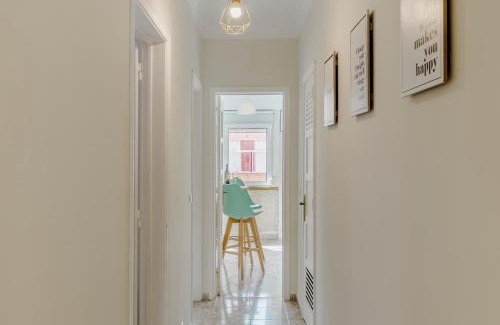 Mina Apartment | Boho Chic 2 bedroom gem 10 min from dowtown free parking
