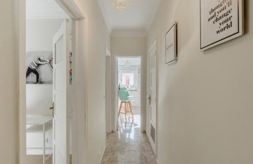 Mina Apartment | Boho Chic 2 bedroom gem 10 min from dowtown free parking