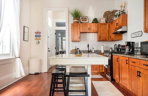 Esplanade Ridge House | Boho Chic 3 bedroom on Broad