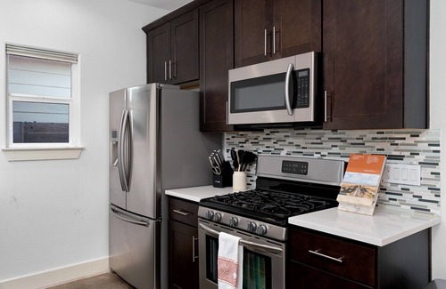 Govalle House | Boho-Chic East Austin Home - 3bdrm 2.5ba - Convenient to Downtown, UT & Airport