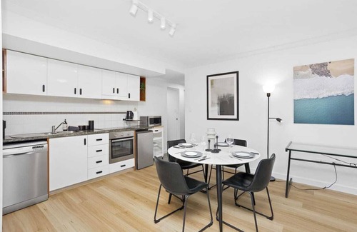 Perth Central Business District Apartment | Boho Chic- Kings Park Perth CBD ,Convention Center