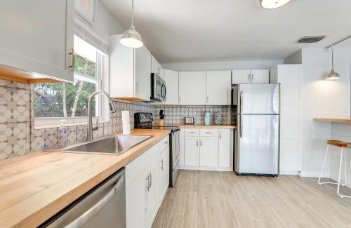 Paver Park House | Boho-Chic Sarasota Hideaway Yard and Fire Pit!