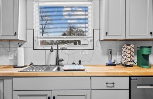 South Burlington Apartment | Boho Chic Work Escape - 2-Bedroom, Close to Burlington/Airport