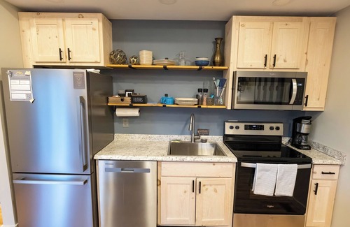 Cool Ridge Cabin | Boho Getaway for Two, Stay near the New River Gorge and Glade Creek Farm
