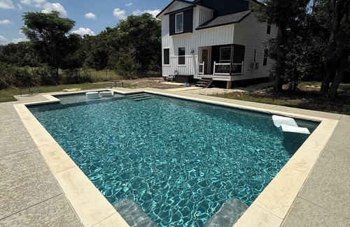Cedar Park House | Boho getaway in Cedar Park