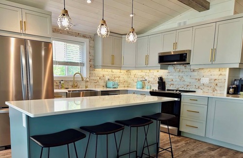 Arnes Cottage | Boho Luxe Lakefront Cottage