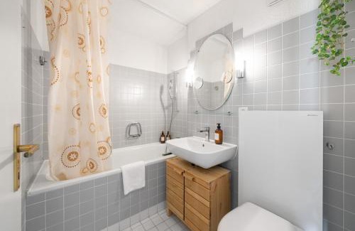 Darligen Apartment | "Boho Oase" with lake view and pool
