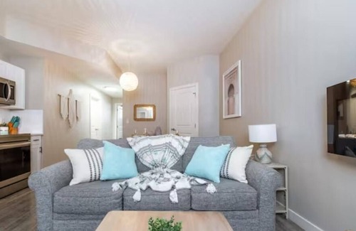 North Central Edmonton House | Boho Suite - Long Stays - King Bed - Fireplace & WiFi