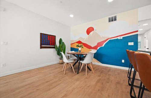 People's Freeway House | Boho Vibe Townhome King Bed Garage SLC