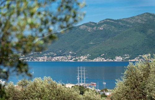 Tivat House | Boka View by Roši