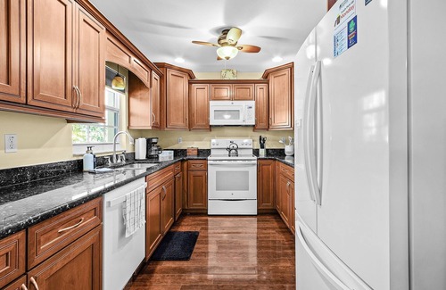 Bokeelia House | Bokeelia Oasis! Heated Pool, Sleeps 12!