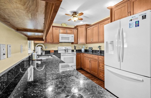 Bokeelia House | Bokeelia Oasis! Heated Pool, Sleeps 12!