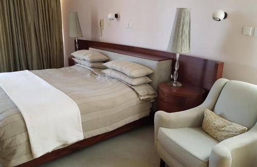 Ladysmith Cabin | Bokmakierie Country Lodge