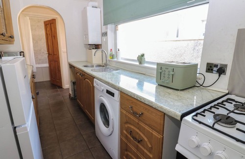Stainburn House | BOLTON TERRACE, pet friendly, with a garden in Workington
