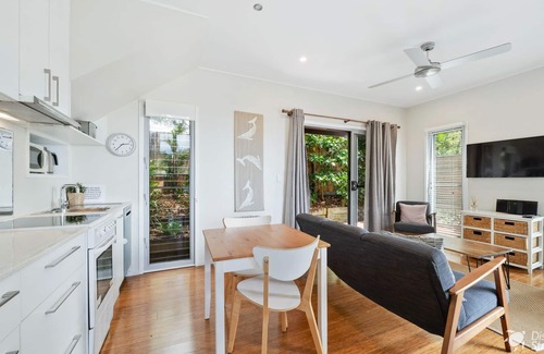 Point Lookout House | Bombora 5 Bedroom | Straddie's best Beach house | Pool and Wi-Fi :)