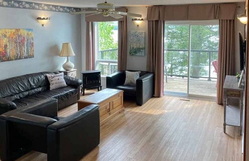 Addington Highlands Cottage | Bon Echo Escape - Four Bedroom Cottage, Sleeps 10