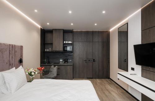 Kyiv Apartment | BonApart Saksaganskogo by UHM