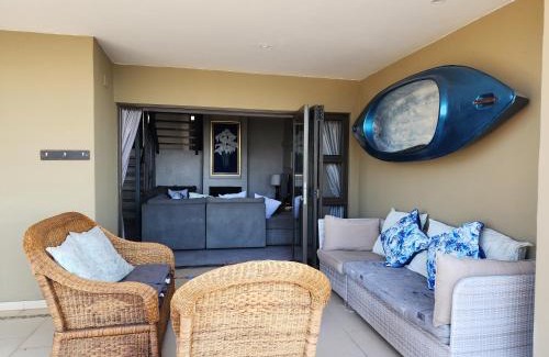 Kosmos Apartment | BondMakers Blue Canoe