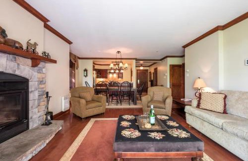 Mont-Tremblant Pedestrian Village Apartment | Bondurant by Tremblant Platinum
