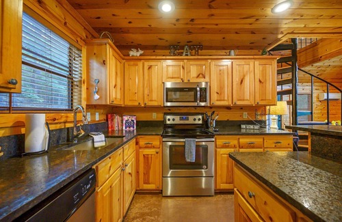 Hochatown Cabin | Bonfire View quaint and cozy cabin