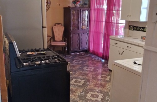 Harlandale House | Bonita Casita 15 min Downtown nNear Texas A&M University & Historic Missions.