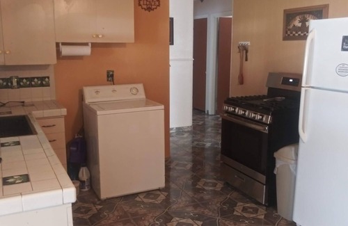 Harlandale House | Bonita Casita 15 min Downtown nNear Texas A&M University & Historic Missions.
