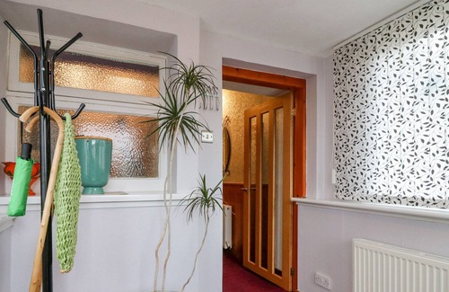 Huntly Apartment | BONNIE BIDE, family friendly, with a garden in Huntly