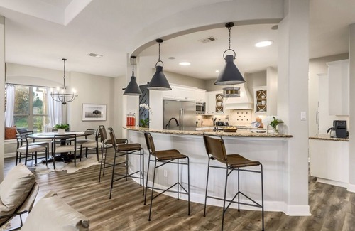 Austin House | *Book 4, Get 3 Free – Stay 7 Nights, Pay for 4!*