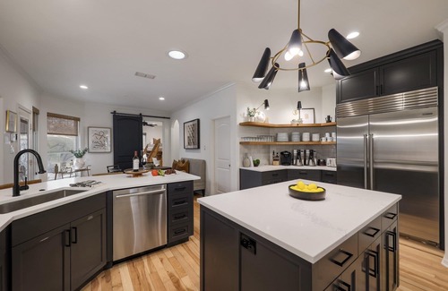 Austin House | *Book 4, Get 3 Free – Stay 7 Nights, Pay for 4!*