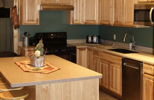 Gardiner Cabin | Book both of our lodges and have a family reunion in Yellowstone!