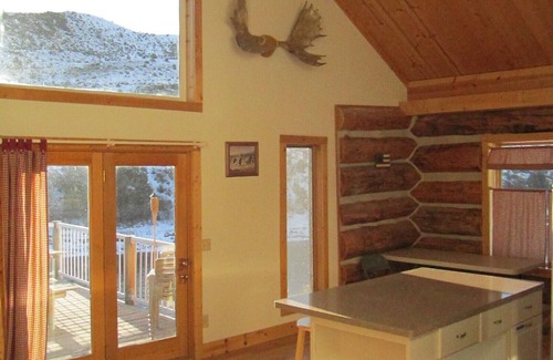 Gardiner Cabin | Book both of our lodges and have a family reunion in Yellowstone!