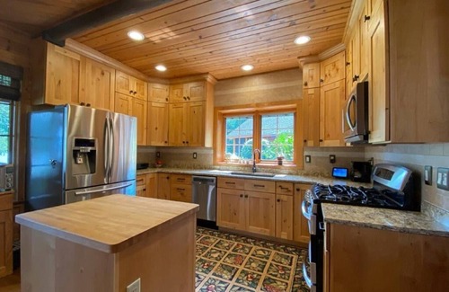 Wetmore Cabin | Book for your Fall colors!