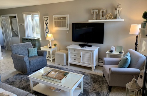 Acme Condo | Book now for fall colors! Newly renovated, on golf course, close to casino