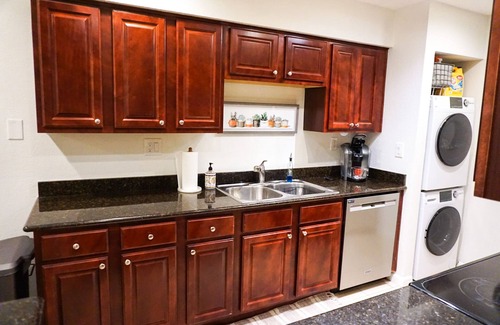 Las Colinas Horizontal Condo | Book Now! GREAT LOCATION 2Bd 2Ba, Pool View , Greenbelt, Walk the Silverado Path