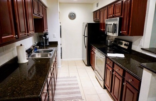 Las Colinas Horizontal Condo | Book Now! GREAT LOCATION 2Bd 2Ba, Pool View , Greenbelt, Walk the Silverado Path