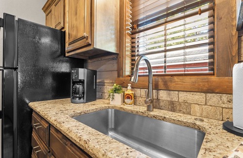 Indian Point Cabin | Book today! Private lake cabin with lake access!