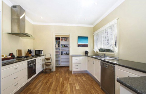 Patonga House | Book Wine & Sinker Pet Friendly