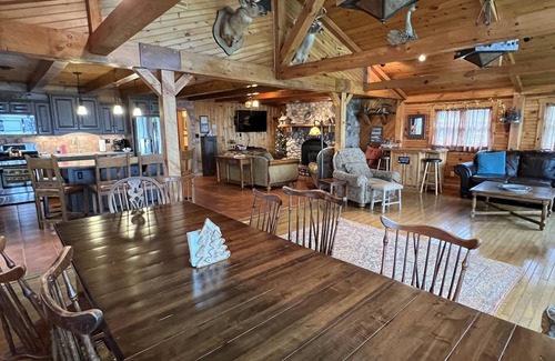 Blossvale House | Book your vacation now! Beautiful Oneida Lakefront home for All seasons.