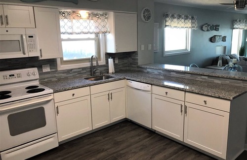Kill Devil Hills Condo | ⭐️⭐️⭐️⭐️⭐️Booking 2025! Beautiful, modern condo on the beach. ⭐️⭐️⭐️⭐️⭐️