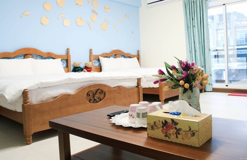 Taitung City Centre Bed & Breakfast | Books & Woods B&B