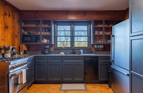 Boone House | Boone Folly: Pet friendly, Updated classic mountain cottage 5 minutes to Boone!