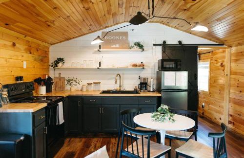 Pine Ridge House | "Boone's Bluff" - Humble & Cozy Stay in RRG/Auxier