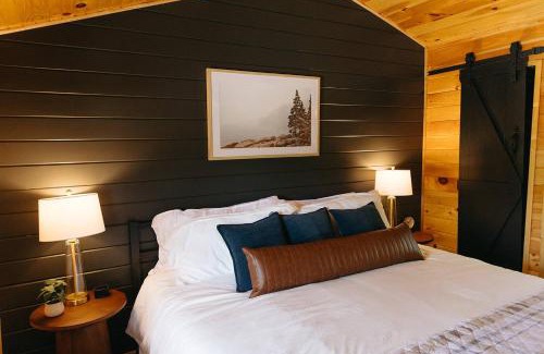 Pine Ridge House | "Boone's Bluff" - Humble & Cozy Stay in RRG/Auxier