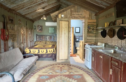 Voca Cabin | Boot Scootin' Boogie | Fun & Unique Cabin Close to Castell