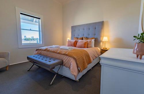 Dubbo East House | Boothenba Cottage Farm Stay Firepit