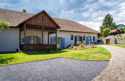 Tolcsva Apartment | Bor-Kő Udvarház