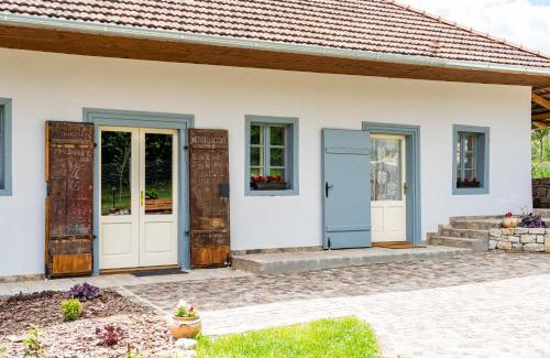 Tolcsva Apartment | Bor-Kő Udvarház