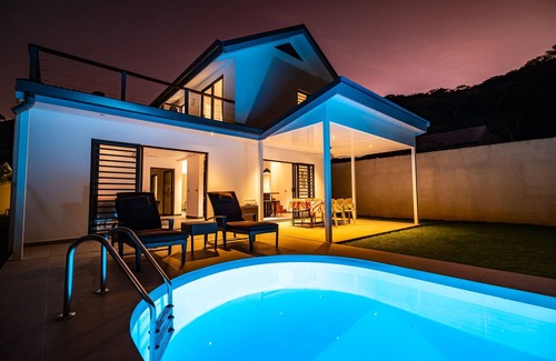 Point Matira Villa | BORA - Tahaana Hoe Pool